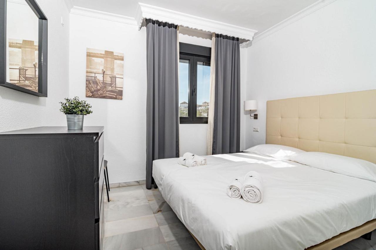 Harbor Getaway In The Heart Of Puerto Banus With Walking Dictance To Everything Marbella Bagian luar foto