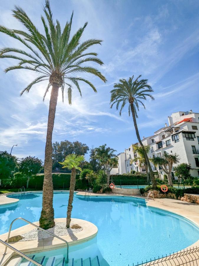 Harbor Getaway In The Heart Of Puerto Banus With Walking Dictance To Everything Marbella Bagian luar foto