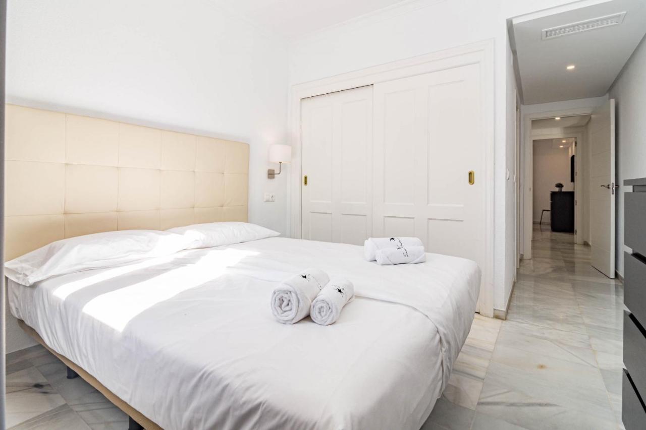 Harbor Getaway In The Heart Of Puerto Banus With Walking Dictance To Everything Marbella Bagian luar foto