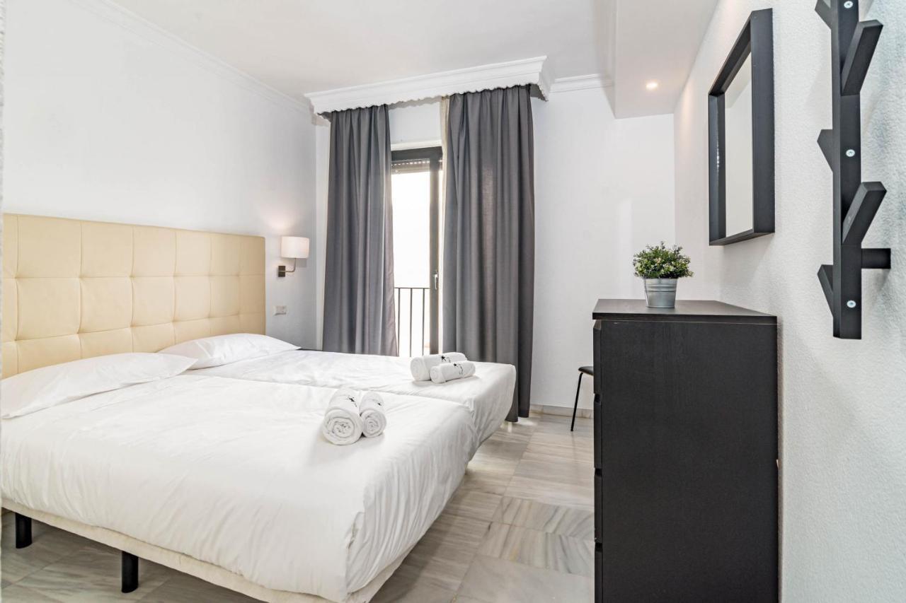 Harbor Getaway In The Heart Of Puerto Banus With Walking Dictance To Everything Marbella Bagian luar foto