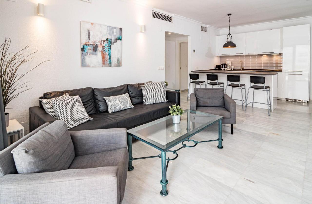 Harbor Getaway In The Heart Of Puerto Banus With Walking Dictance To Everything Marbella Bagian luar foto